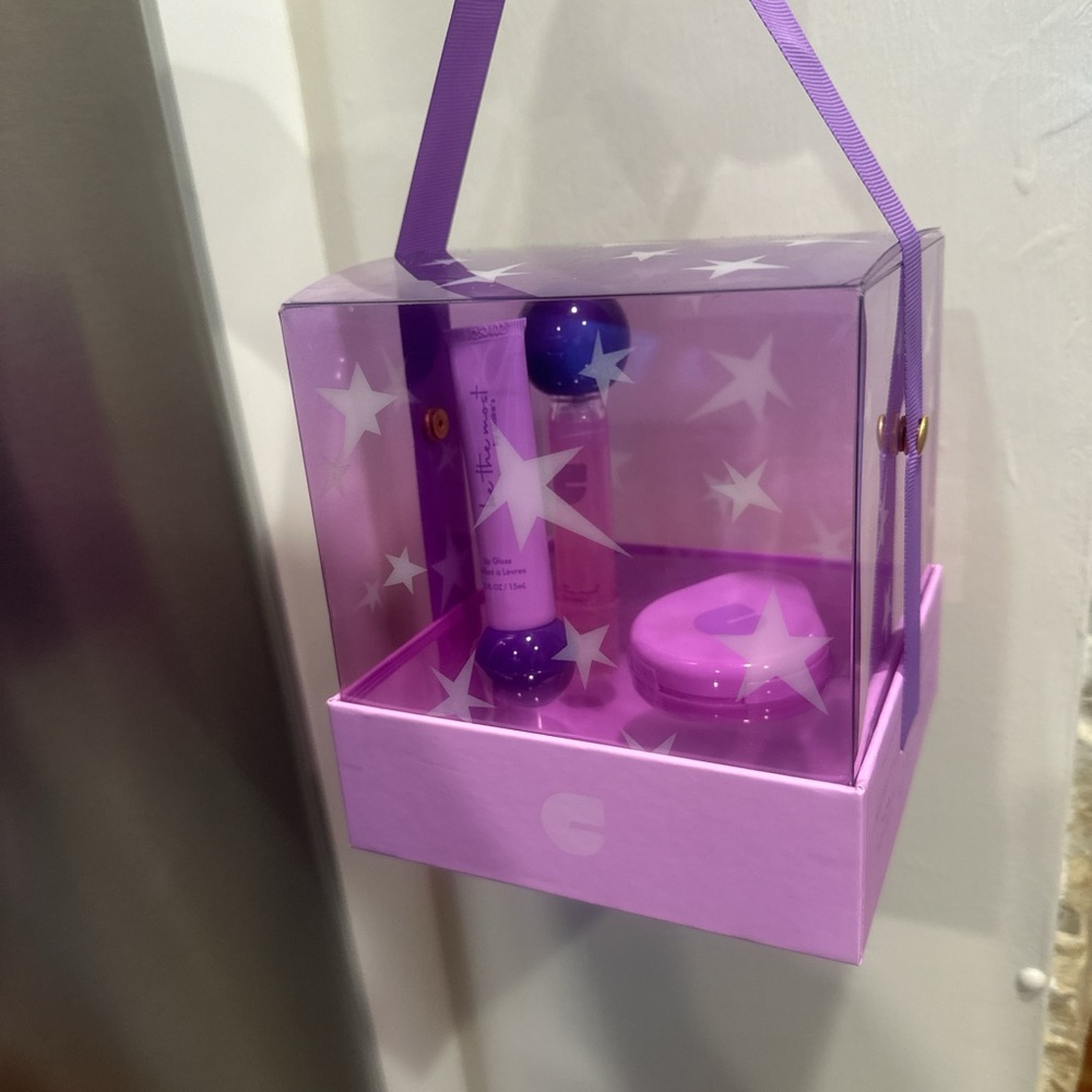 Claire’s ‘Be The Most’ Essentials Kit Gift Set
Brand New Never Opened